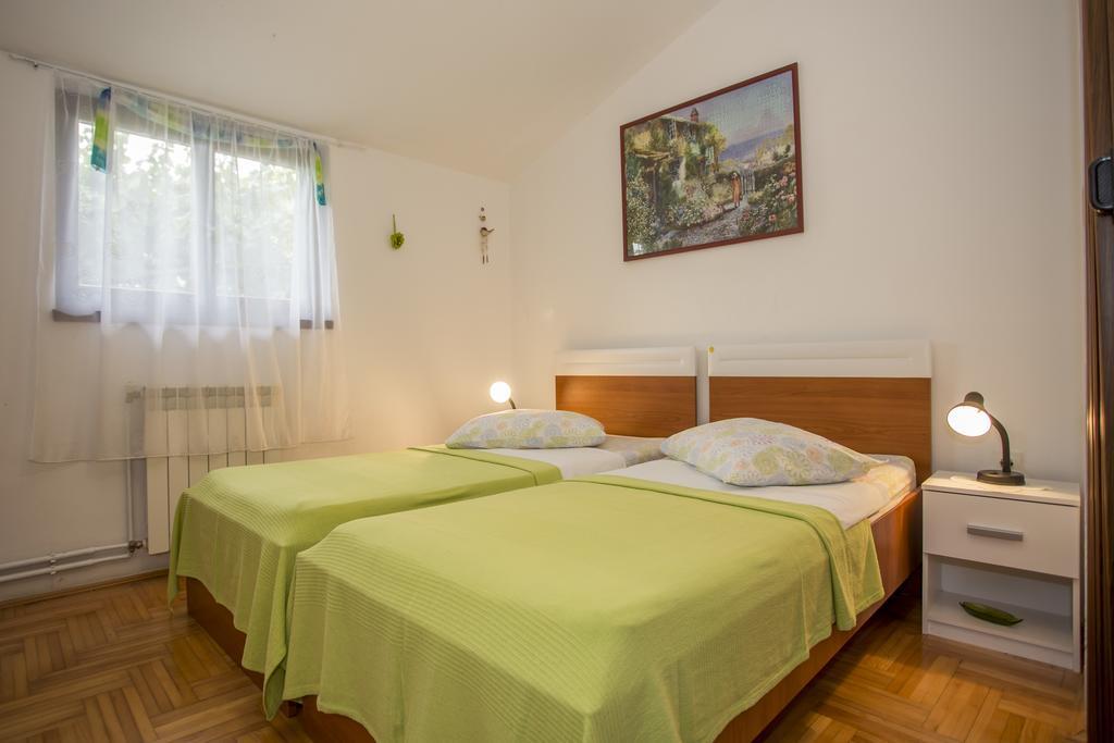 Apartments Pula 1618 エクステリア 写真